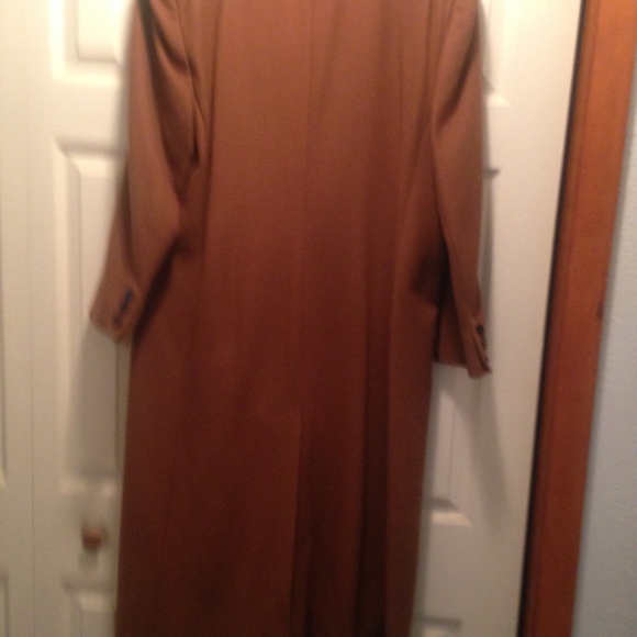 Cashmere and Wool Coat - Picture 4 of 6